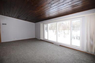 1413 wisconsin living room.5.JPG