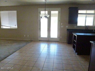 023-277251 - Eat-In Kitchen 2
