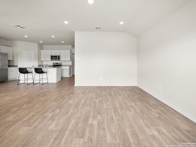 552 Chaco Loop, Seguin, TX 78155 - photo 7