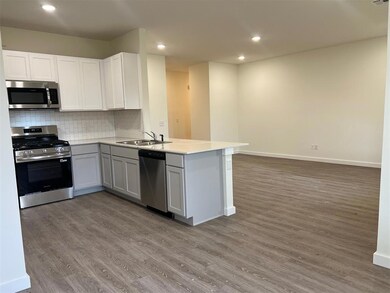 912 Hazy Brook Cir, Chickasha, OK 73018 - photo 5