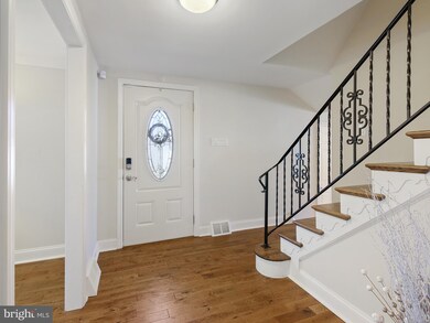 2576 Crum Creek Dr, Berwyn, PA 19312 - photo 3