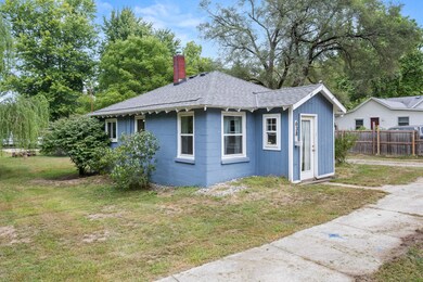 638 W Sycamore St, Wayland, MI 49348 - photo 3