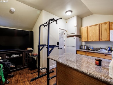 4840 NE 99th Ave, Portland, OR 97220 - photo 6