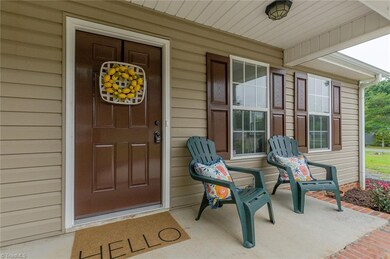 773 W Balfour Ave, Asheboro, NC 27203 - photo 4