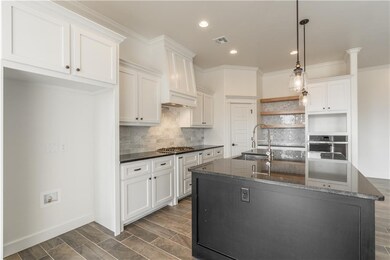 2512 NE 16th St, Moore, OK 73160 - photo 7