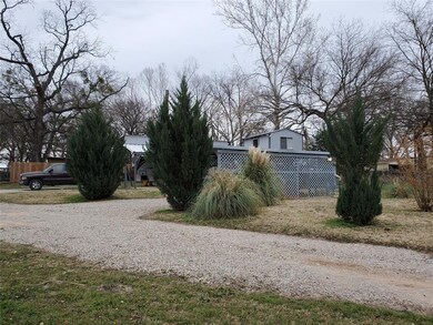 7113 Chippewa Trail, Weatherford, TX 76087 - photo 5