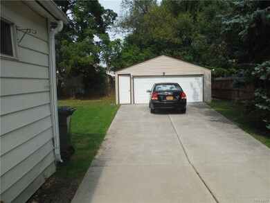 EXTRA LONG DRIVEWAY