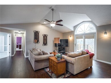 4615 Shadyview Dr, Floyds Knobs, IN 47119 - photo 4