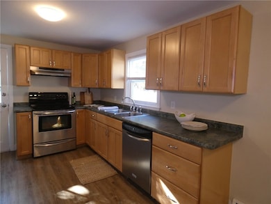 135 Gilbert St, Warwick, RI 02886 - photo 3