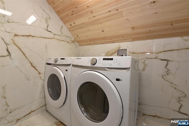 454 Park Ave unit 2nd floor, Rutherford, NJ 07070 - photo 5