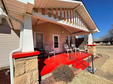 842 E 2nd St, Cushing, OK 74023 - photo 2