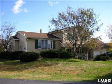 7042 Rotterdam Square, Bethlehem, PA 18017 - photo 2