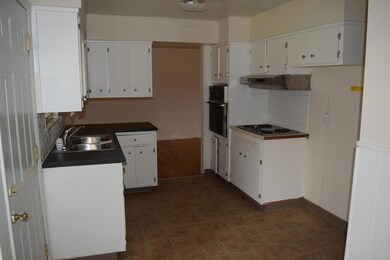 ANOTHER VIEW OF THE KITCHEN