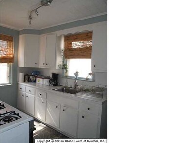 12 Markham Place, Staten Island, NY 10314 - photo 3