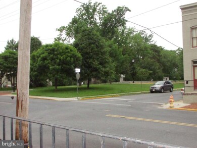 202 E 5th St, Frederick, MD 21701 - photo 2