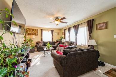 424 31st St SW, Cedar Rapids, IA 52404 - photo 5