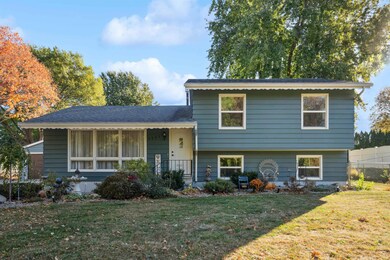 4745 Clover Ln, Waterloo, IA 50701 - photo 2