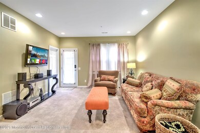 04-LOWER LEVEL DEN