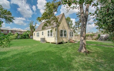 Plenty of shade and room in the side yard. Beautiful lot in convenient location. 