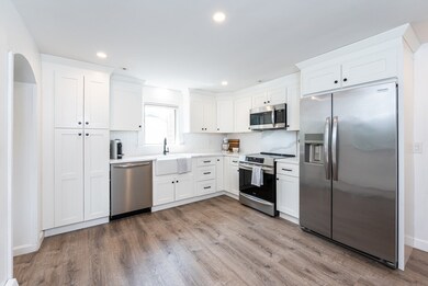 26 Makepeace St, Saugus, MA 01906 - photo 2