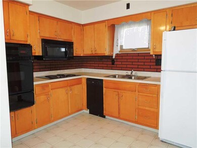 1309 Sampson St, Conway, PA 15027 - photo 4