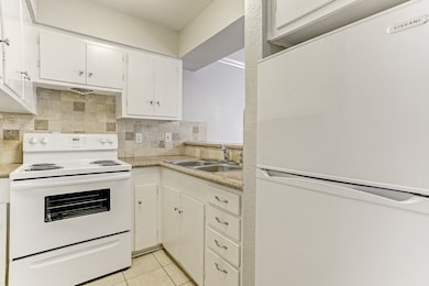 3414 Garrott St unit 8, Houston, TX 77006 - photo 3