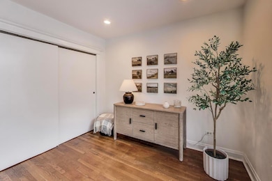 948 W Sheridan Rd unit 2D, Chicago, IL 60613 - photo 6