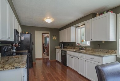 5060 Del Mar Dr, Central Point, OR 97502 - photo 7