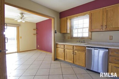 4708 Montana Ave, Davenport, IA 52806 - photo 2