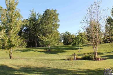 921 SE 44th Terrace, Topeka, KS 66609 - photo 3