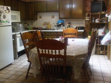 Eat-In Kitchen