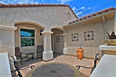 7273 W Cinder Brook Way-large-005-063-Fr