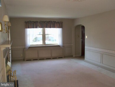 24 N Columbia St, Woodbury, NJ 08096 - photo 3