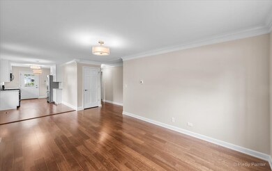 510 Waco Ln, Carpentersville, IL 60110 - photo 4