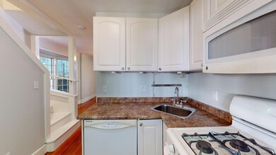 1117 Boylston St unit 2, Chestnut Hill, MA 02467 - photo 5