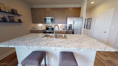 6430 Oak Village Dr, Louisville, KY 40228 - photo 7