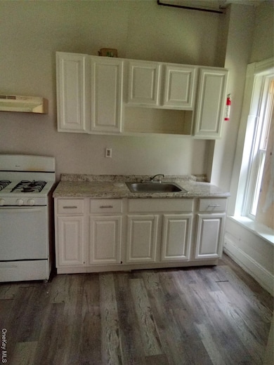 102 Renwick St, Newburgh, NY 12550 - photo 7