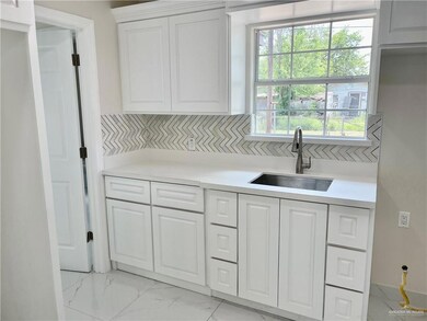 422 E Chapa Ave, Pharr, TX 78577 - photo 4