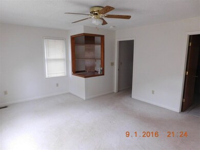 212 Taylor Rd, Walhalla, SC 29691 - photo 4