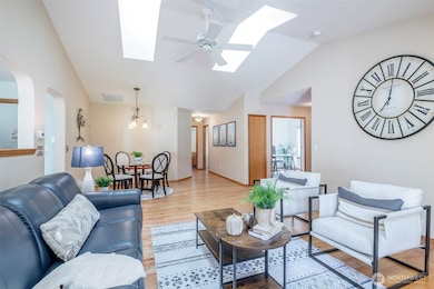 Love the architectural details.