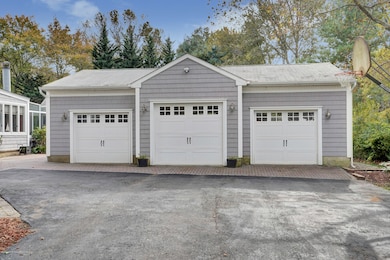 8 Spring Valley Dr, Holmdel, NJ 07733 - photo 3