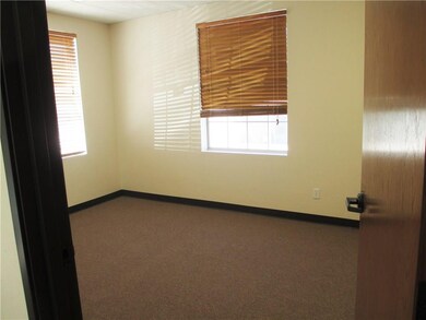 821 Royal Way, Edmond, OK 73034 - photo 4