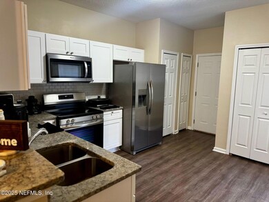 7946 Melvin Rd, Jacksonville, FL 32210 - photo 4