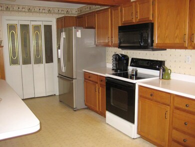 108 Meadowcrest Dr, Bedford, NH 03110 - photo 4