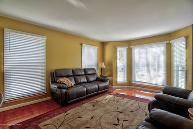 04-Living Room