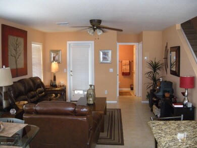 COZY FAMILY ROOM