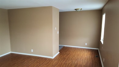 706 Village Ln unit 6, Newburgh, IN 47630 - photo 2
