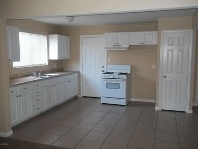 3818 W Ruth Ave, Phoenix, AZ 85051 - photo 4