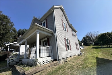 318 N Pleasant St, New Lexington, OH 43764 - photo 4