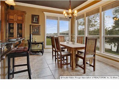 Breakfast Area Overlooking the River